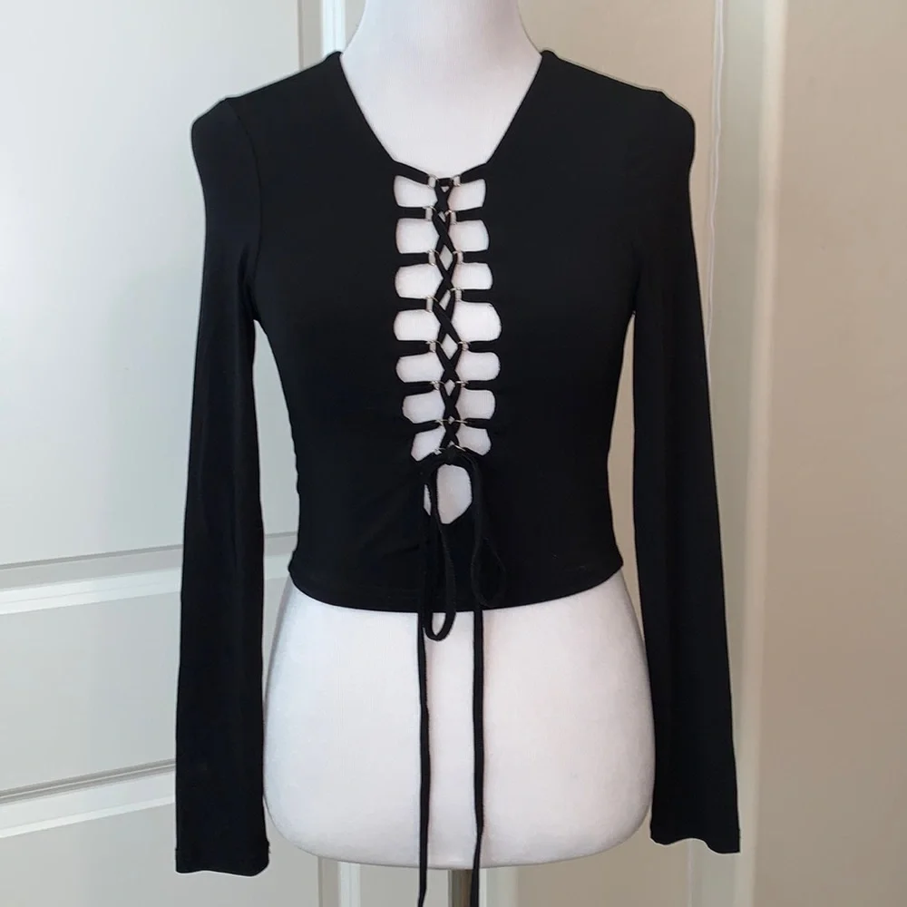 FOREVER 21 BRAND NEW SIZE SMALL BEAUTIFUL LONG SLEEVE CROP TOP - Picture 1 of 10